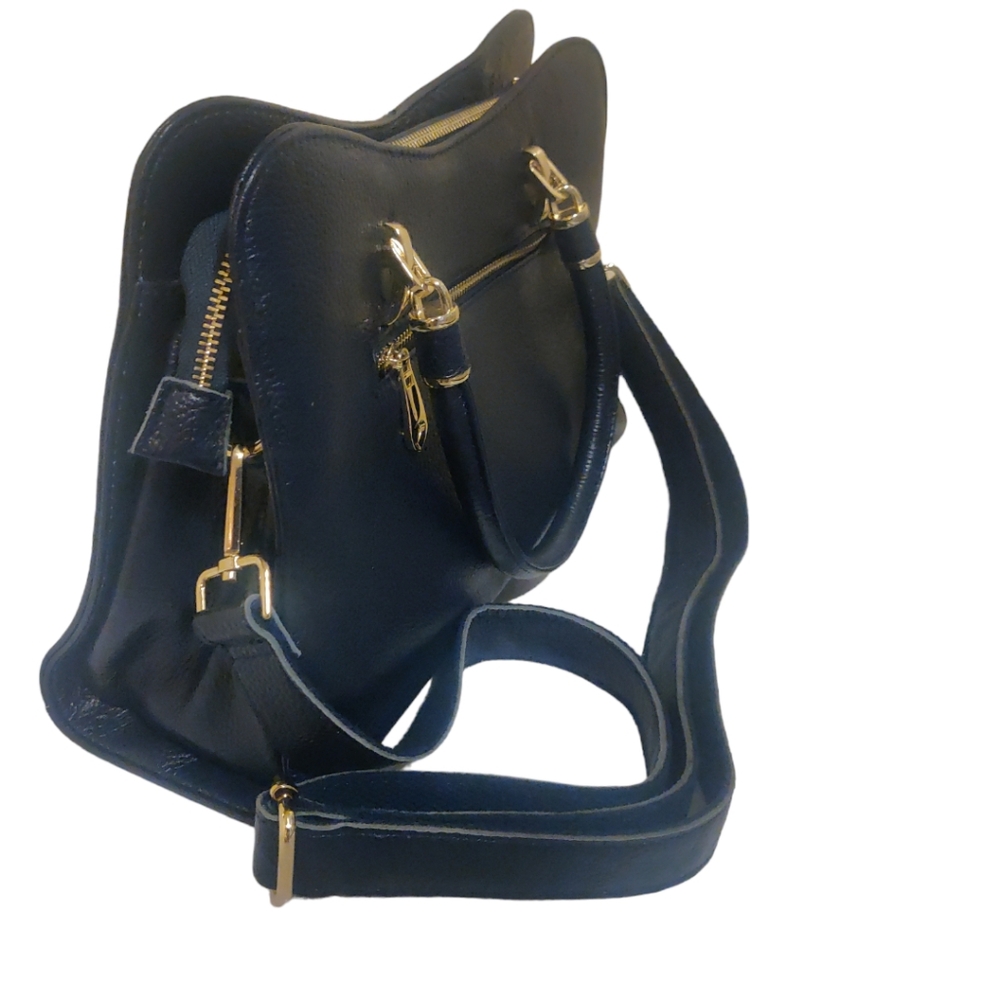 Faux Black Leather Purse with Detachable Shoulder/Crossbody Strap.
